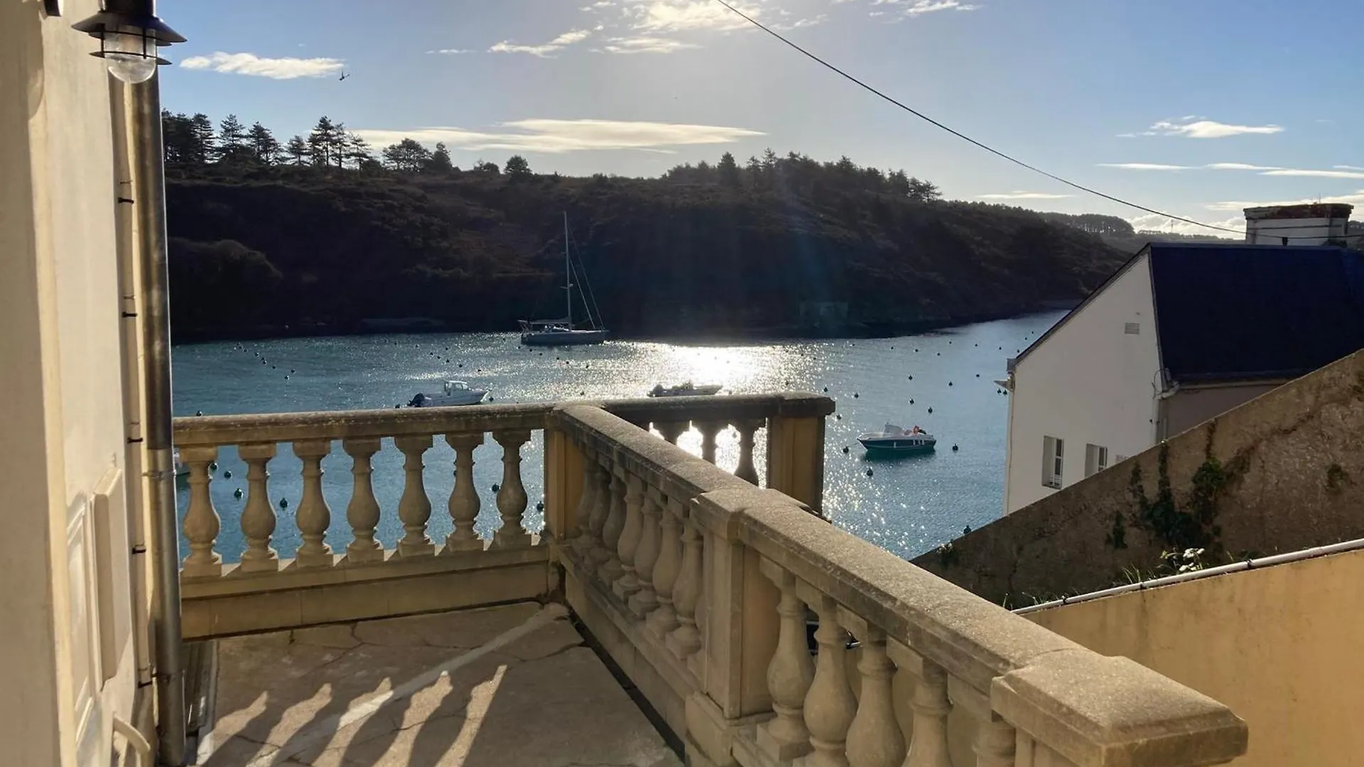 Appartement Au Port De Sauzon Avec Terrasse Et Tv - Fr-1-418-235 France